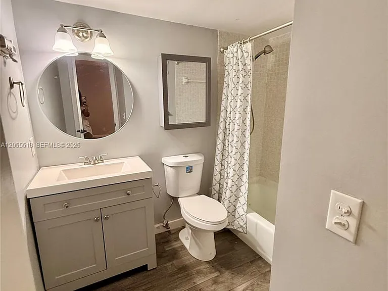 200 Jacaranda Country Club Dr #4B — Photo 11