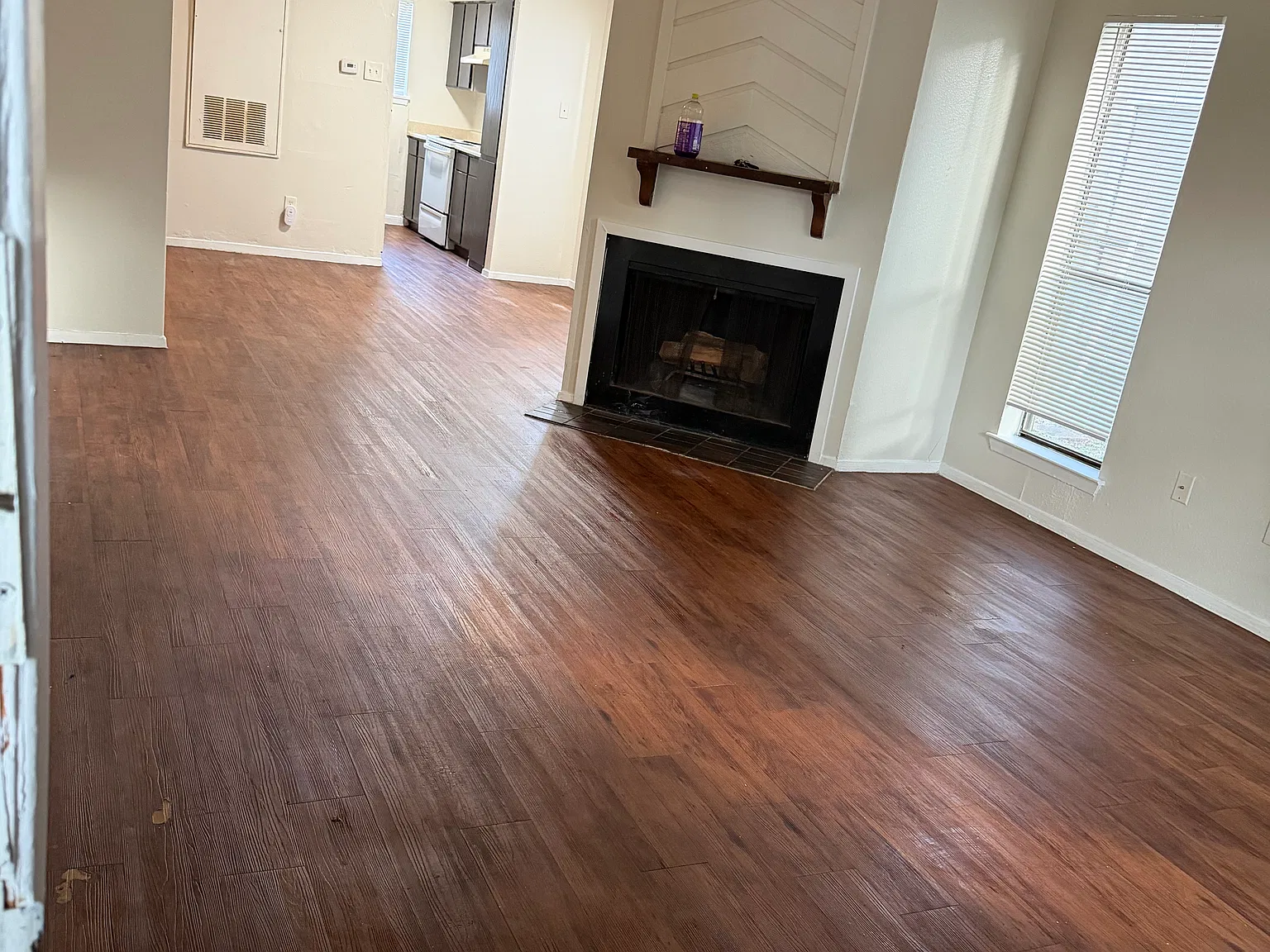 2 bed, 1031 sqft, $1,050 — Photo 3