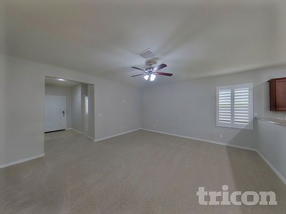 3rd image of 40008 W Pryor Ln