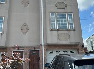 212 Cliff St #B, Cliffside Park, NJ 07010