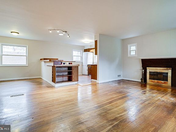 4th image of 3803 Tedrich Blvd