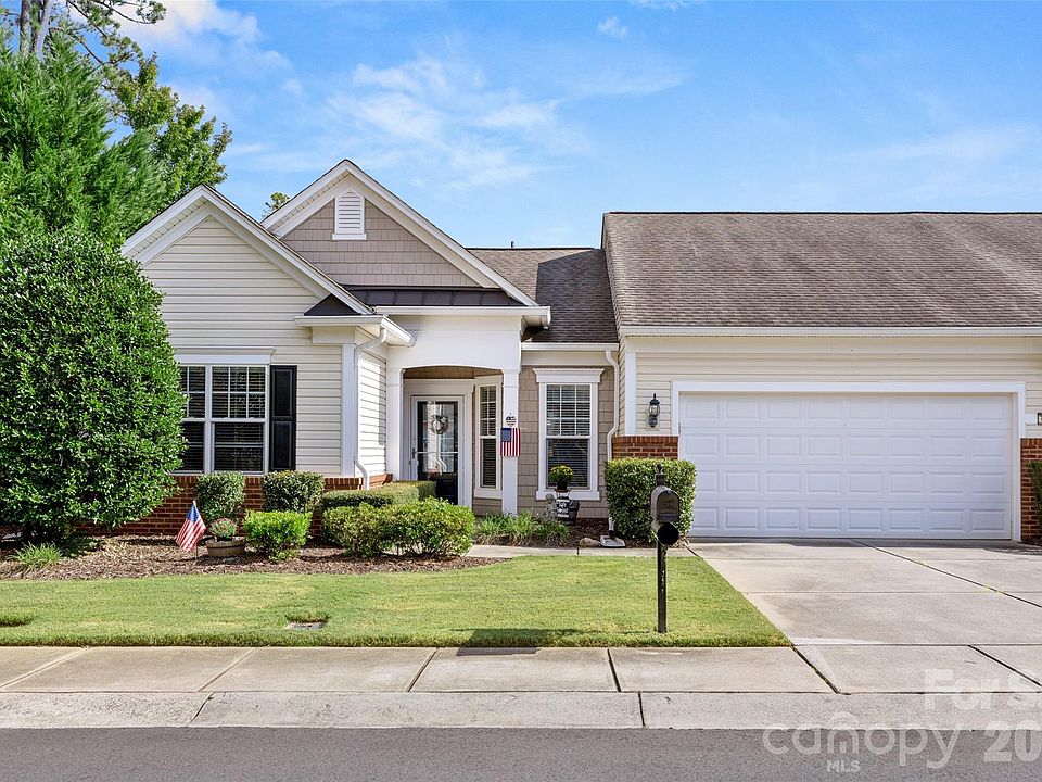 1st image of 33128 Tanager Ct