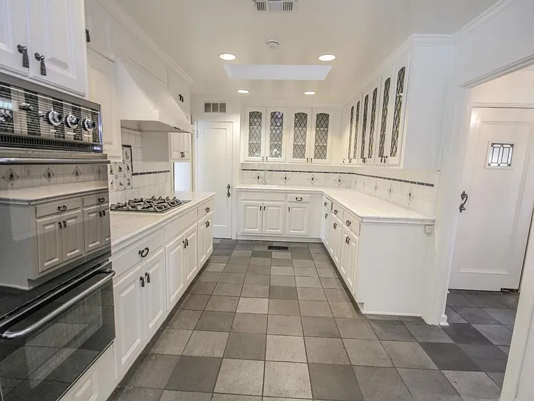 1600 Garfield Ave — Photo 8
