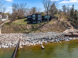 47027 Lake View Ave, New Buffalo, MI 49117