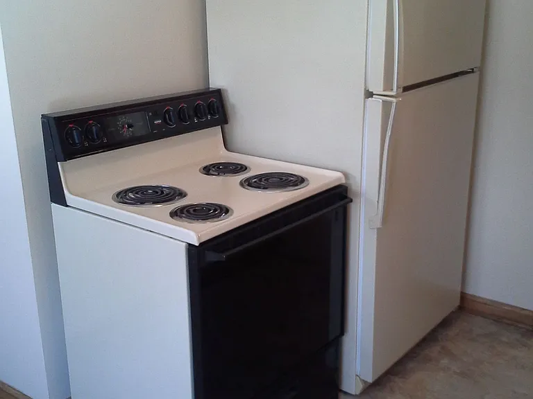 7608 Eagle St — Photo 9