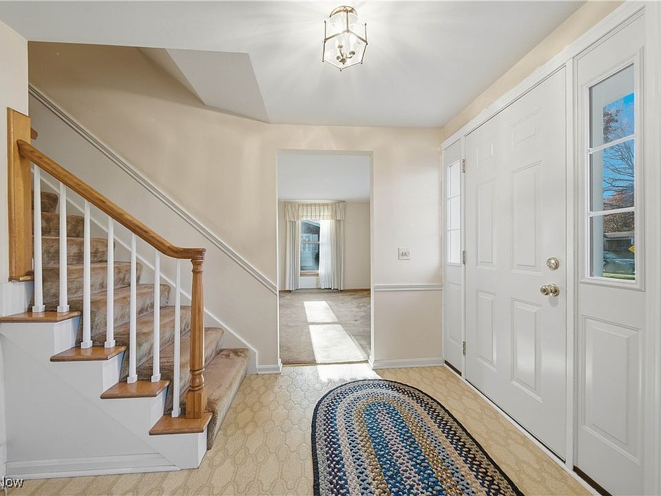 2955 Chaucer Dr NE, Canton, OH 44721 | Zillow