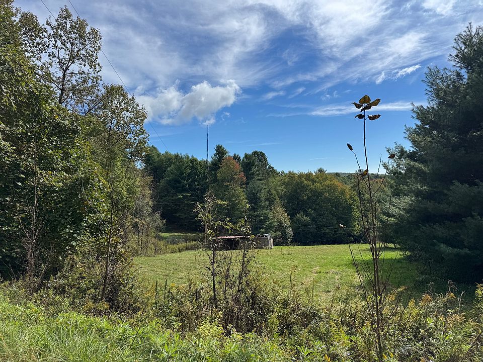 2nd image of 215 Spanish Oak Rd