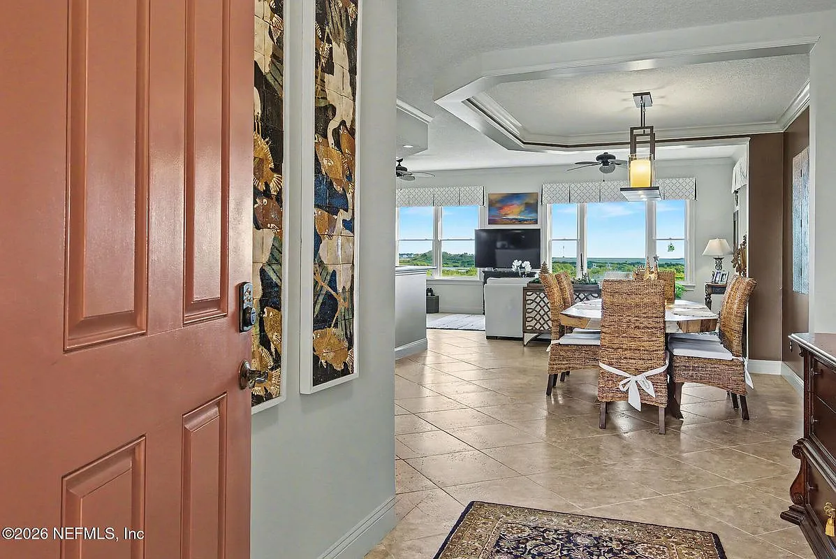 3 bed, 3.0 bath, 1828 sqft, $4,000 — Photo 4