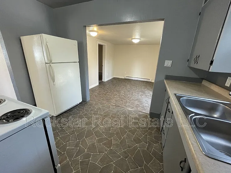 9714 E 6th Ave — Photo 16