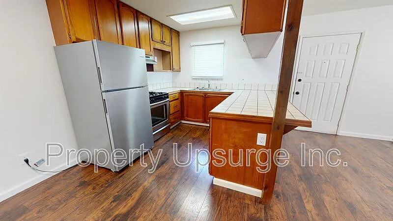 2 bed, 1.5 bath, 990 sqft, $1,395 — Photo 2