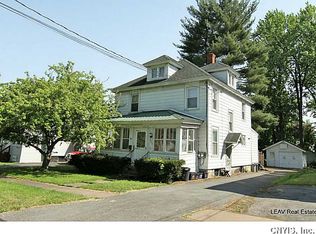 407 3rd St, Liverpool, NY 13088