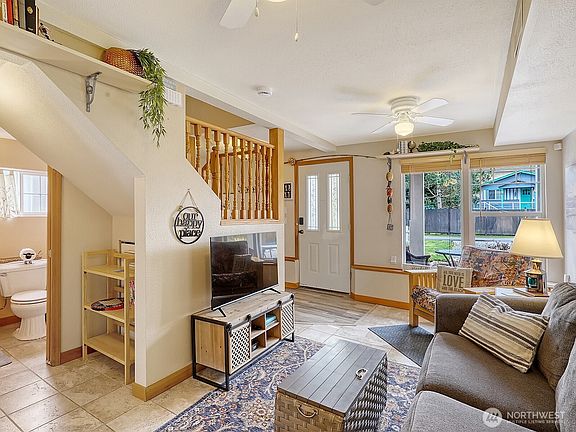 4th image of 4836 Willow Drive