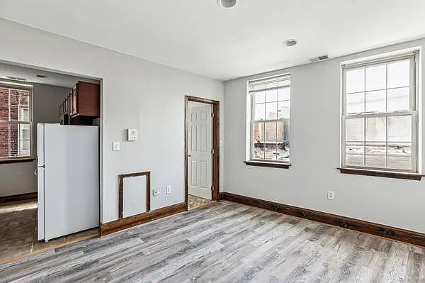 Studio, $790 — Photo 2