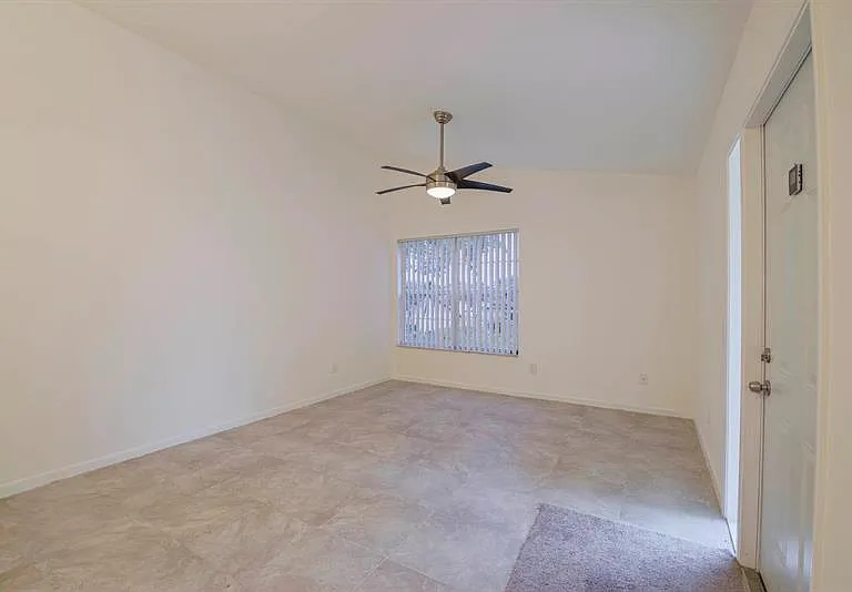 661 Waterside Dr — Photo 10