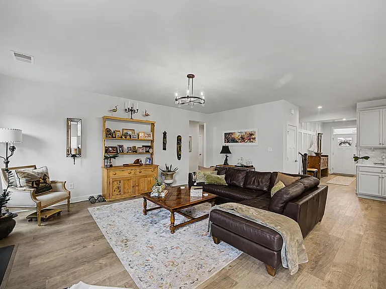 18307 Sagamore Dr — Photo 11