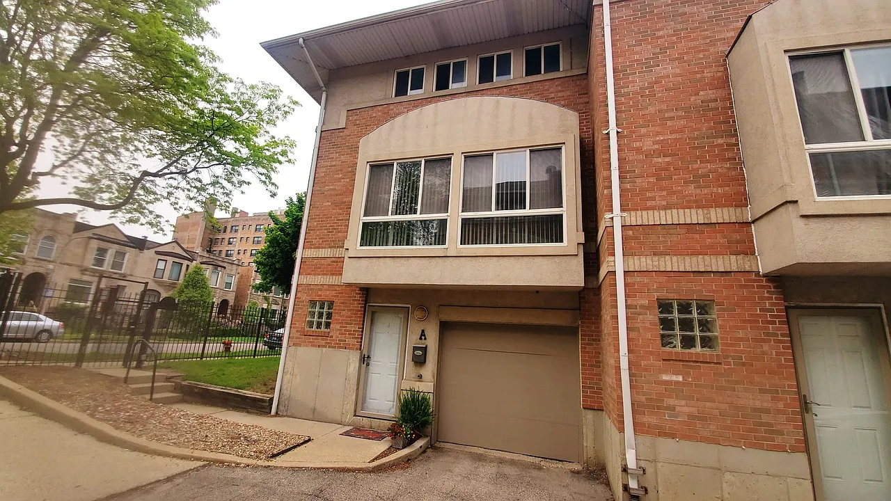 3 bed, 1600 sqft, $2,700 — Photo 2