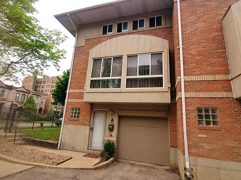 6127 S Woodlawn Ave #A — Photo 2