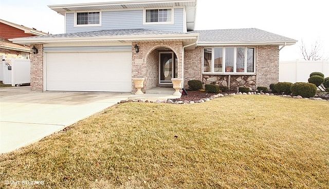 1st image of 17855 Elmwood Dr