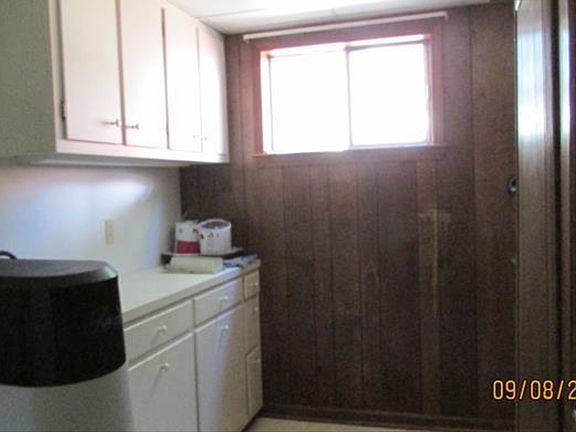 4th image of 2061 Windsor Ln