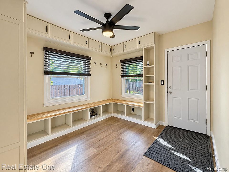 3675 Berkshire St, photo 13