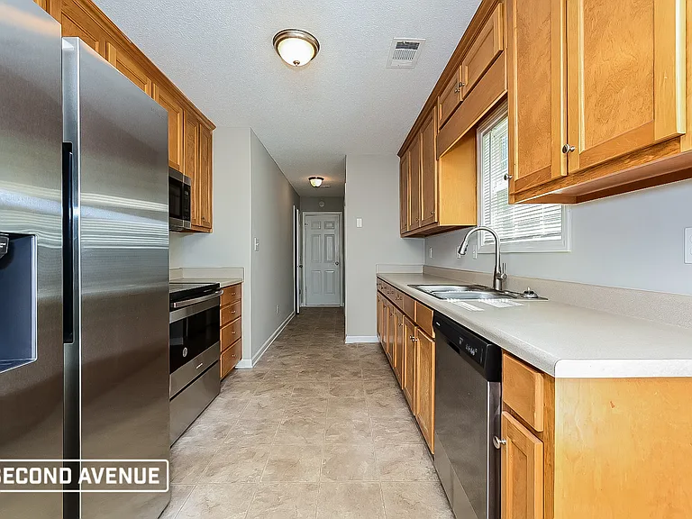 309 Fletcher Ct — Photo 2