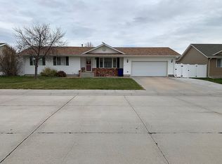 730 18th St, Gering, NE 69341