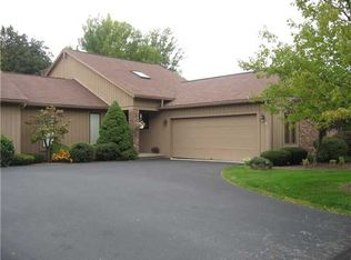 23 Shadow Pines Dr, Penfield, NY 14526