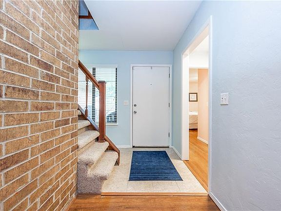 4th image of 2820 Countrywood Ln