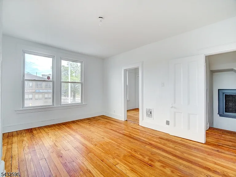444 N Broad St — Photo 5