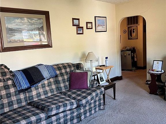 3rd image of 6809 River Rd