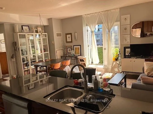 4196 Dundas St W #605 — Photo 1