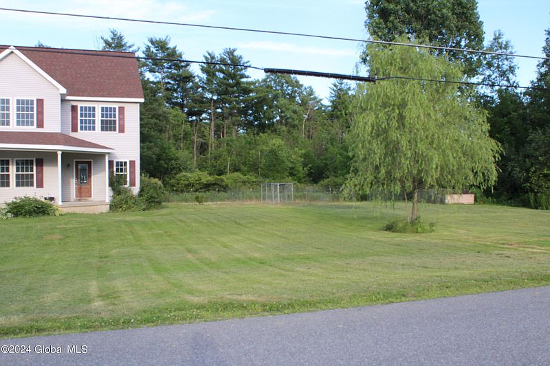 4th image of 118 Green Barn Road