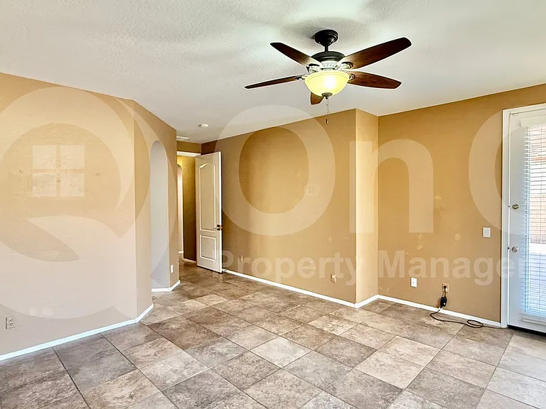 2747 W Silver Fox Way — Photo 16