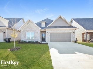 225 Union Station Dr, Calera, AL 35040
