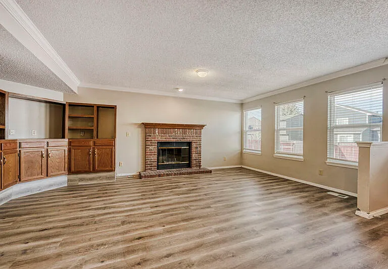 8420 Ilex Dr — Photo 3