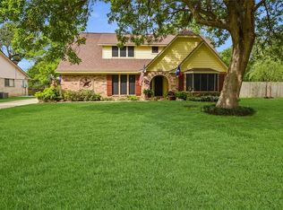 122 Sequoia St, Lake Jackson, TX 77566