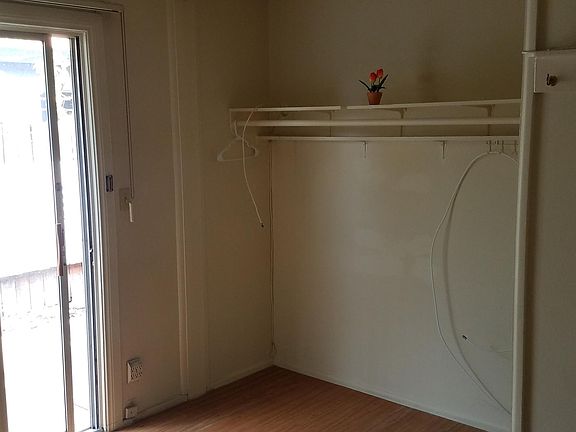 4th image of 1841 E Palmyra Ave