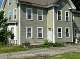 471 High St, Clinton, MA 01510