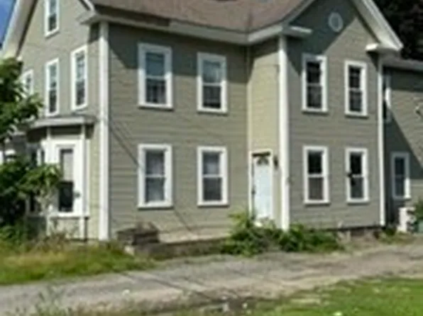 471 High St, Clinton, MA 01510