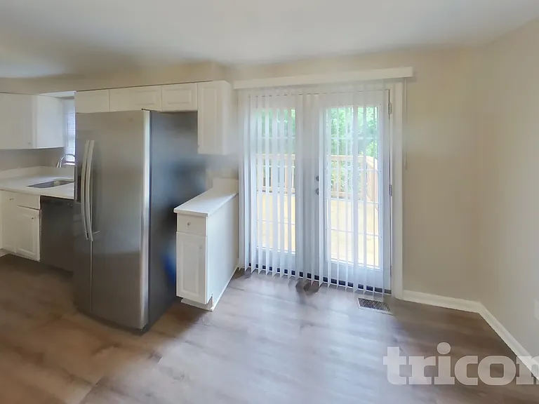13 Craftsman Ct — Photo 4