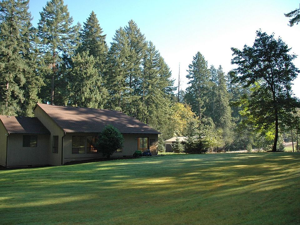2nd image of 30683 SW Peach Cove Rd