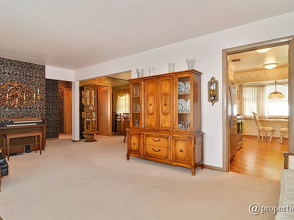 Living Room/Dining Room
