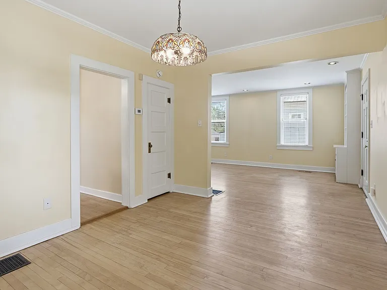 1301 Clarke St — Photo 8
