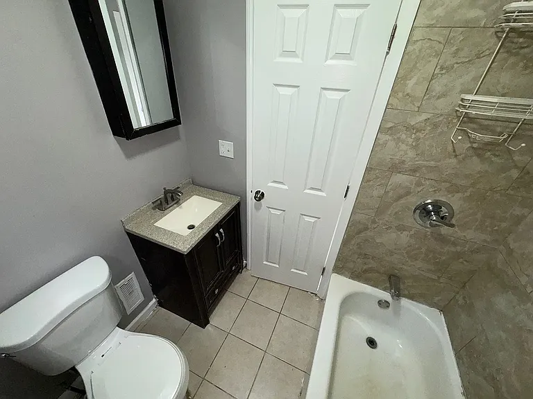 748 S 16th St #6D — Photo 4