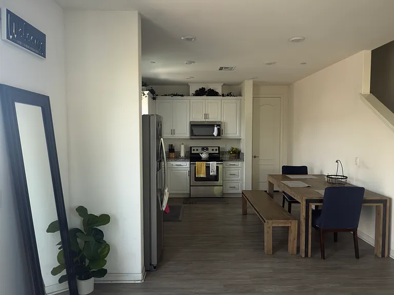 10649 Busch St — Photo 2