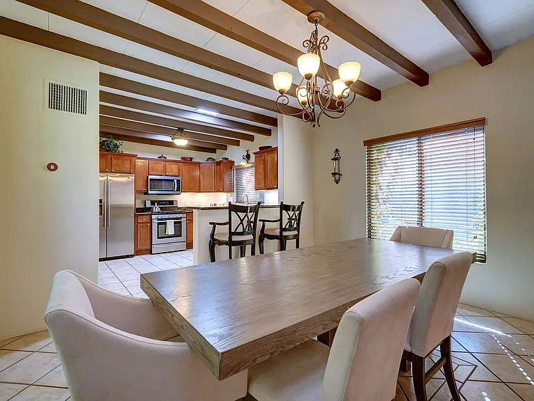 Riverside Suites — Photo 109