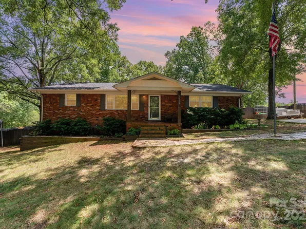 1018 Michigan St, Kannapolis, NC 28083