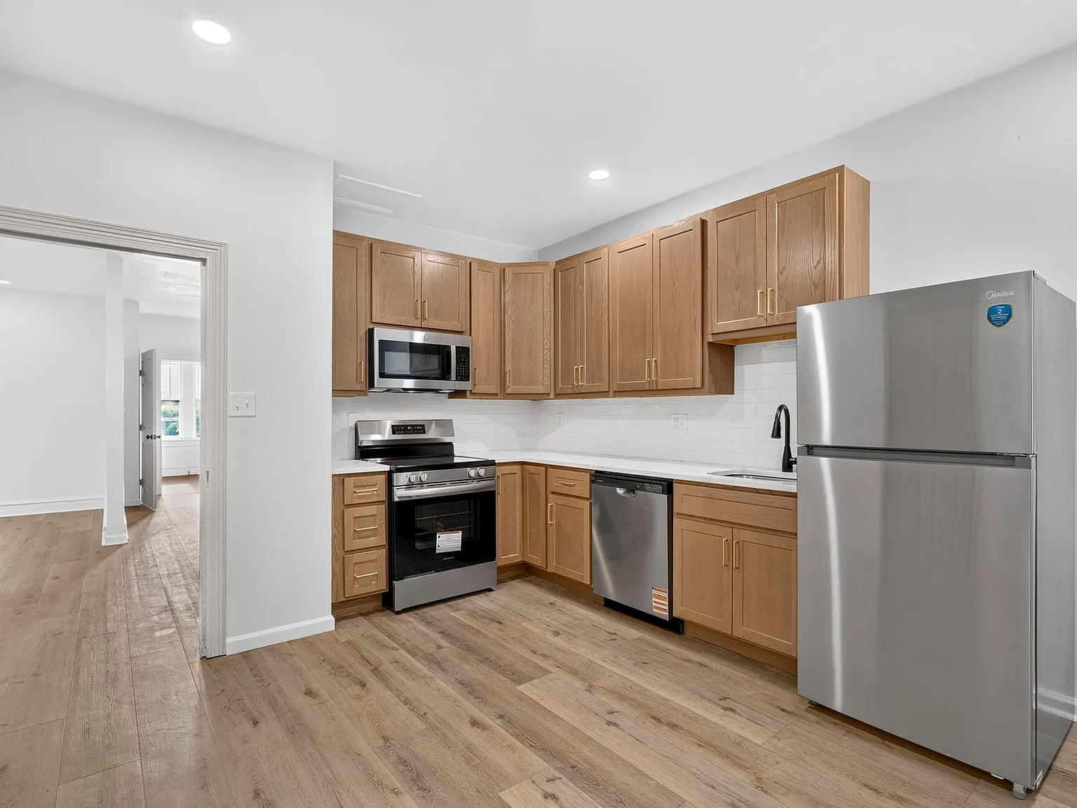 4 bed, 1450 sqft, $1,495 — Photo 2