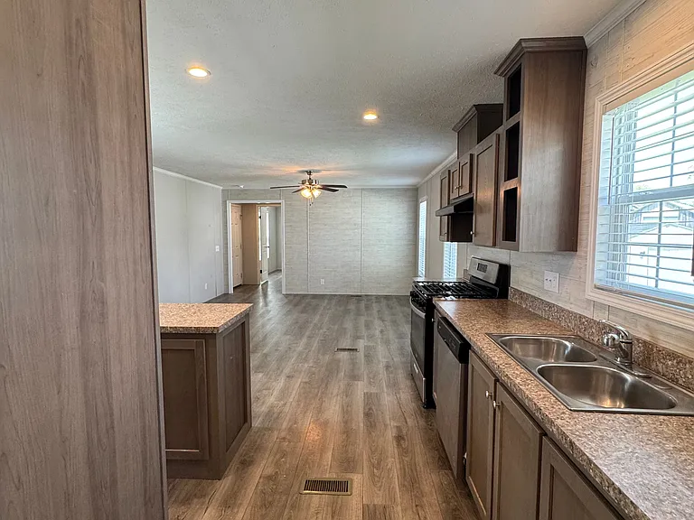Oak Tree Village — Photo 14