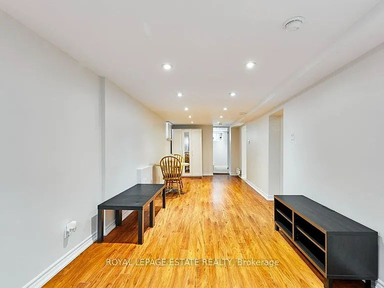 120 Grenadier Rd #LOWER — Photo 25
